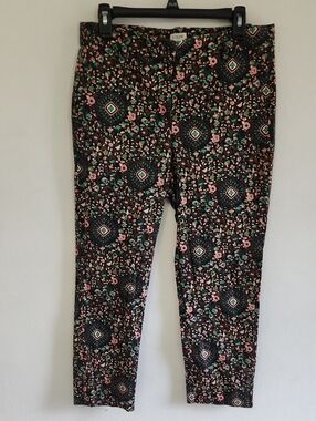 J. Crew Preppy Business Casual Floral Tile Medallion Ankle Capri Trousers Size 8